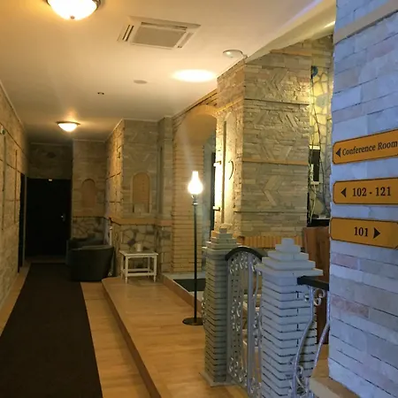 Ambra Boutique & Bistro