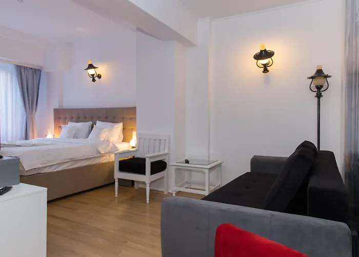 Ambra Boutique & Bistro فندق