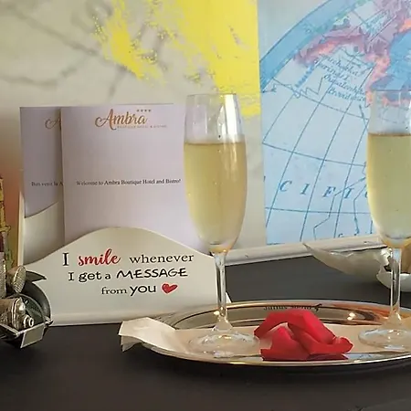 מלון Ambra Boutique & Bistro קונסטנצה