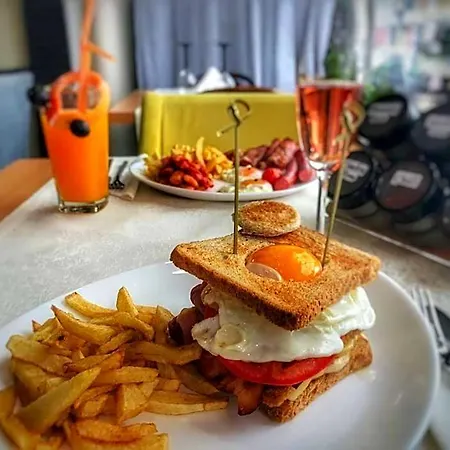 Ambra Boutique & Bistro מלון 4*