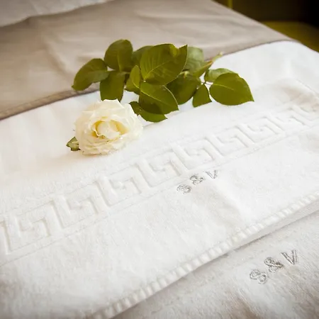Ambra Boutique & Bistro Отель
