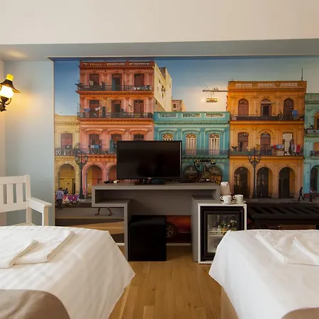 Ambra Boutique & Bistro Отель 4*