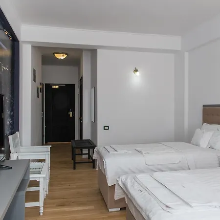 Ambra Boutique & Bistro Отель Констанца