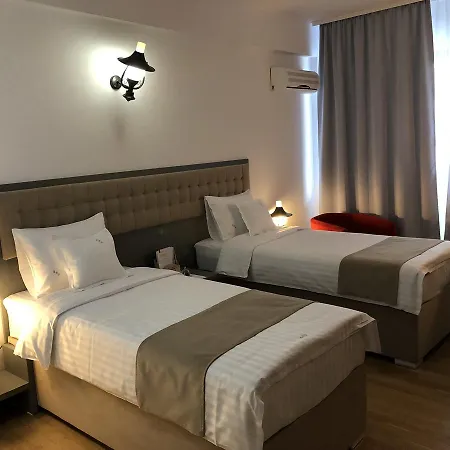 Ambra Boutique & Bistro Отель 4*