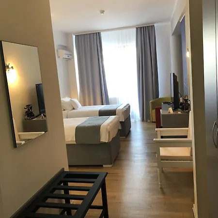 Ambra Boutique & Bistro Отель Констанца