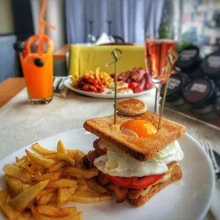 Ambra Boutique & Bistro Отель Констанца