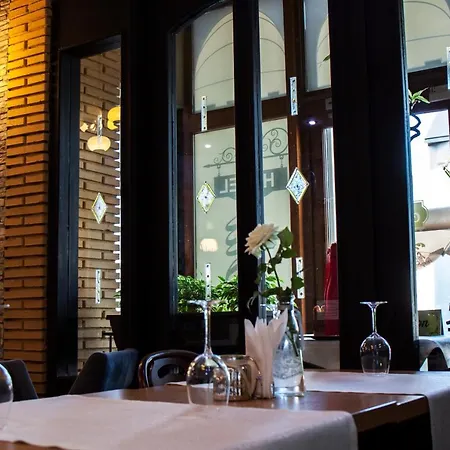 Отель Ambra Boutique & Bistro