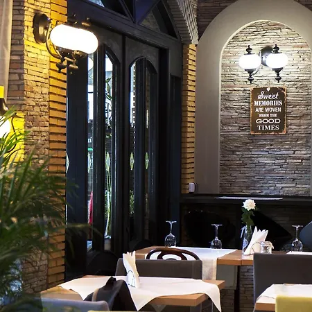 Отель Ambra Boutique & Bistro