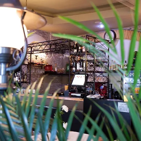 Отель Ambra Boutique & Bistro