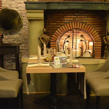 Отель Ambra Boutique & Bistro 4*