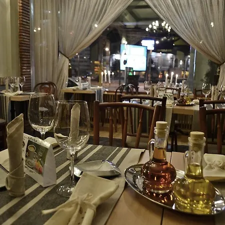 Ambra Boutique & Bistro מלון